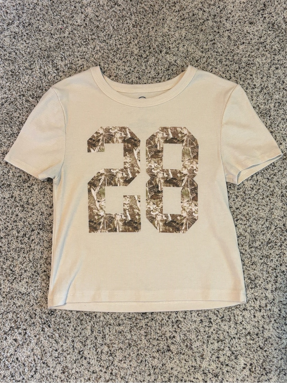 Ribbed camo print baby tee